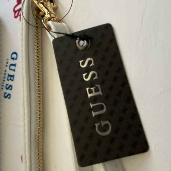 New GUESS Women’s White logo wristlet - Picture 5 of 6